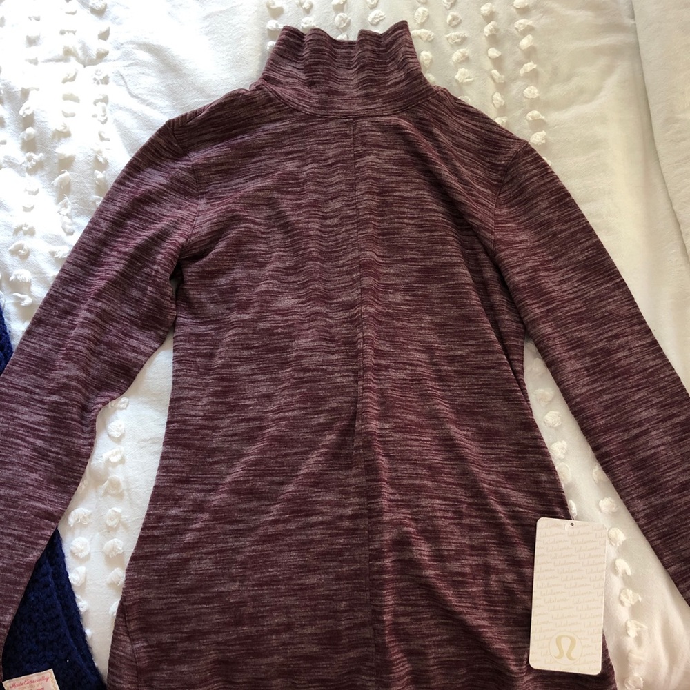 Lululemon &Go Take-Off Pull over - Picture 2 of 4